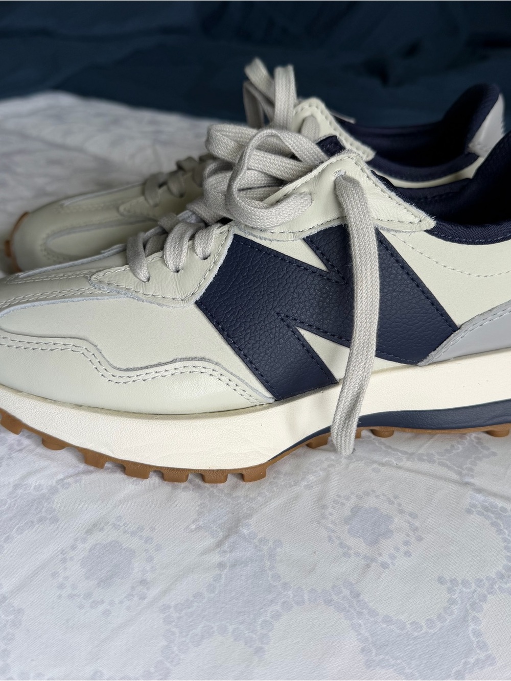 New Balance Cream & Navy Retro Trainer Sneakers - Picture 4 of 9